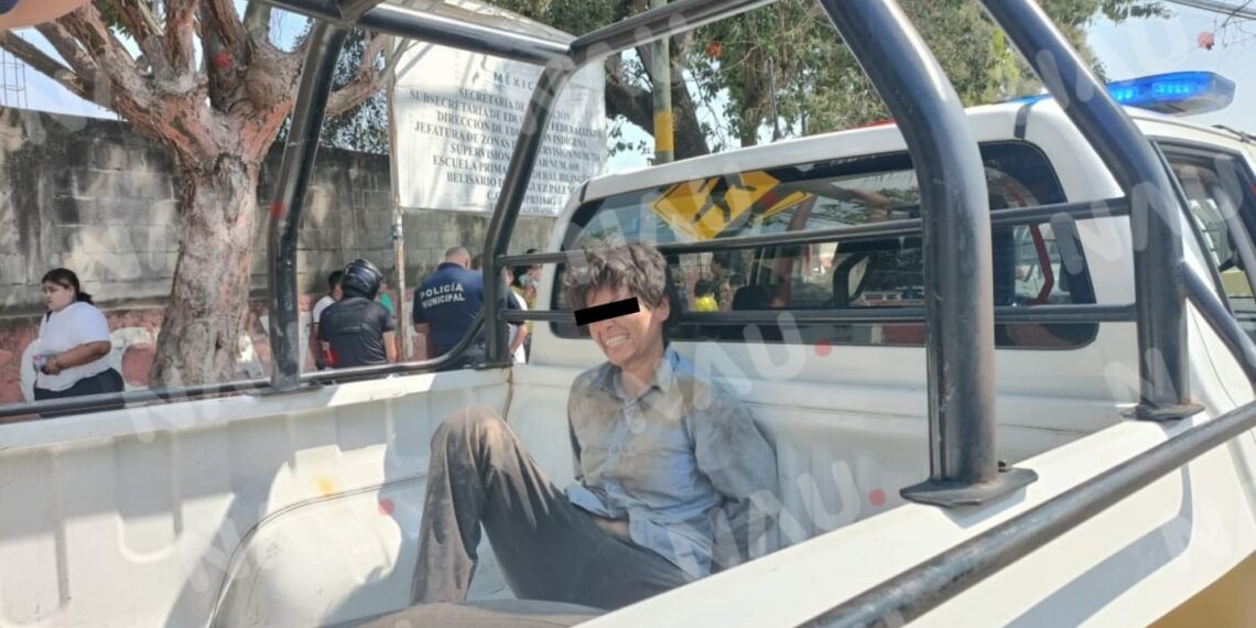 Detienen a una mujer por golpear a un menor de edad