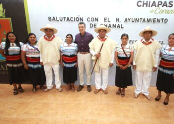 Se reúne Rutilio Escandón con autoridades del Ayuntamiento de Chanal