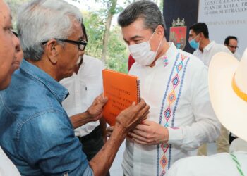 Inaugura Rutilio Escandón el camino Pijijiapan-Plan de Ayala