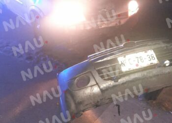 Un vehículo hizo corte de circulación a dos motociclistas