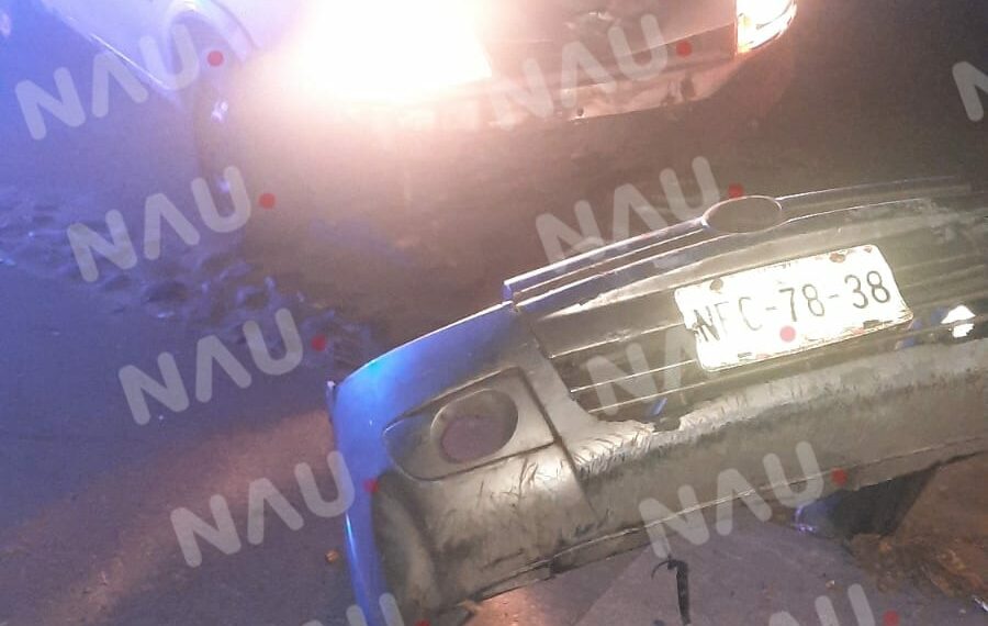 Un vehículo hizo corte de circulación a dos motociclistas