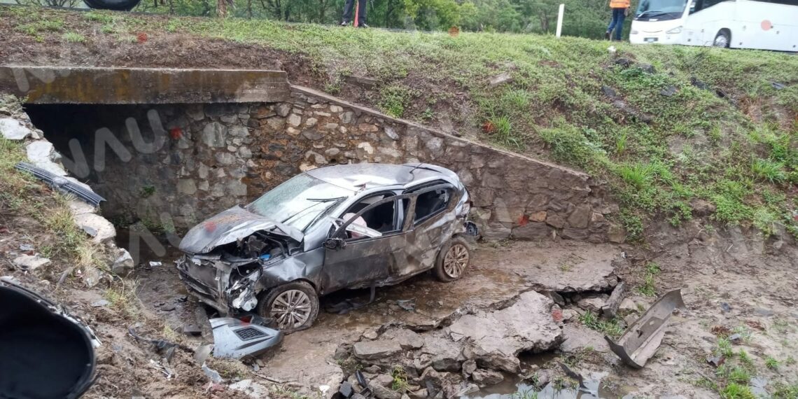 Entre la vida y la muerte se encuentra el director de la Policía Municipal de Arriaga