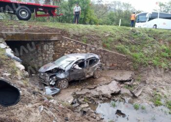 Entre la vida y la muerte se encuentra el director de la Policía Municipal de Arriaga