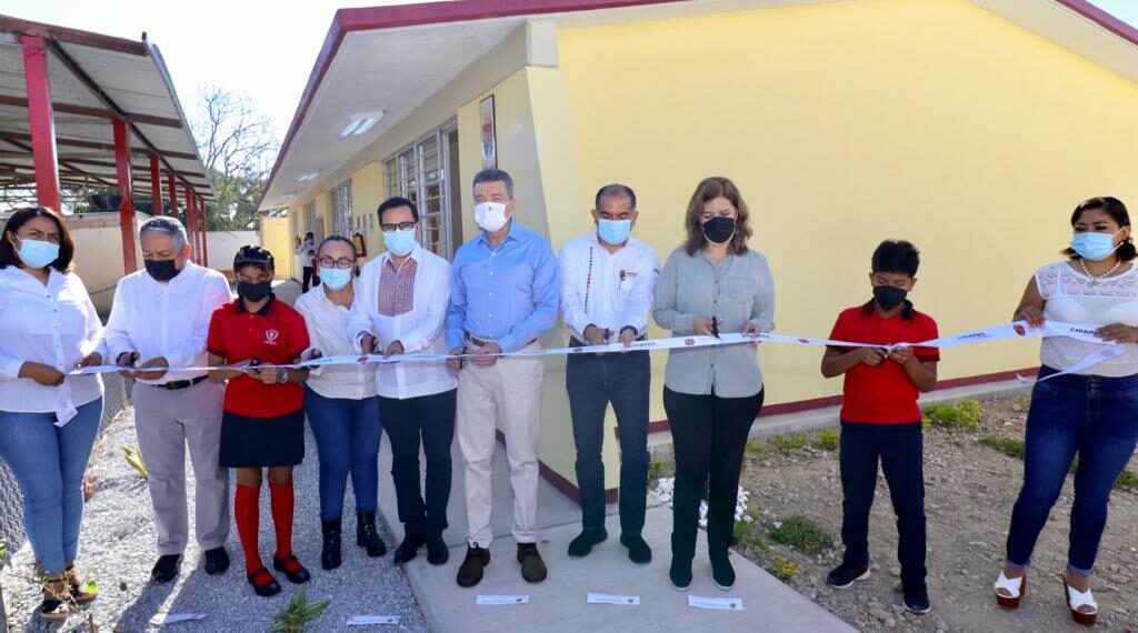 En Berriozábal, Rutilio Escandón inaugura espacios en la Primaria Felipe Wenceslao Mijangos López