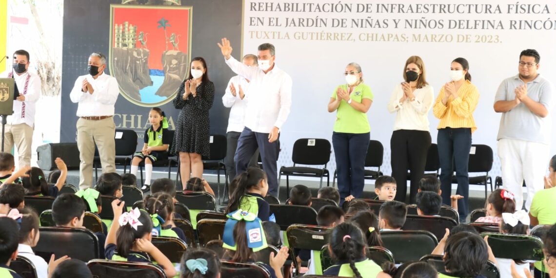 Inaugura Rutilio Escandón aulas en el Jardín de niñas y niños “Delfina Rincón” de Tuxtla Gutiérrez