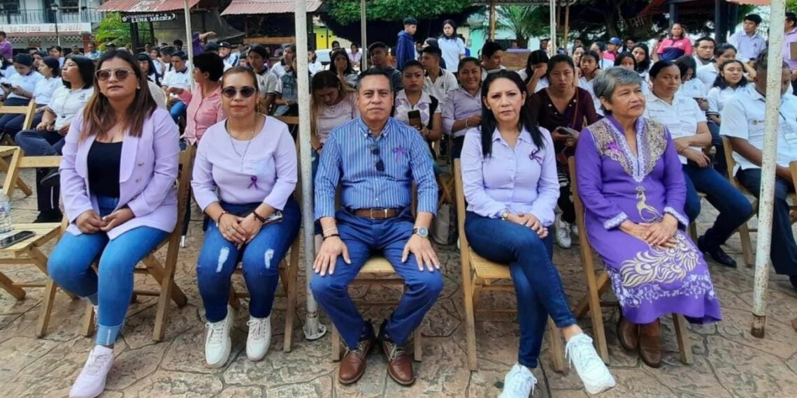 En el marco del Día Internacional de la Mujer, #GobiernoMunicipal, encabeza una marcha simbólica