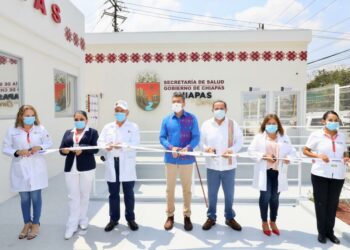 En Juárez, Rutilio Escandón inaugura reconversión del Centro de Salud y Red de Frío del Distrito de Salud V