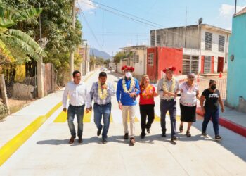 Rutilio Escandón inaugura obras de pavimentación de vialidades en colonia Plan de Ayala, en Tuxtla Gutiérrez