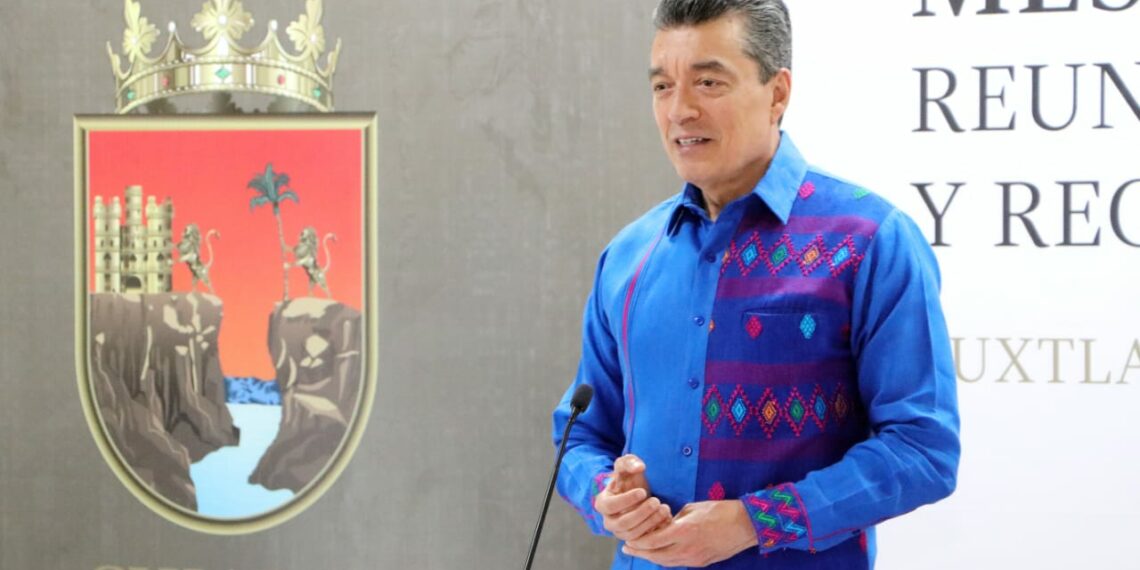 Rutilio Escandón agradece al canino Sismo, jubilado tras más de una década de servir a Chiapas