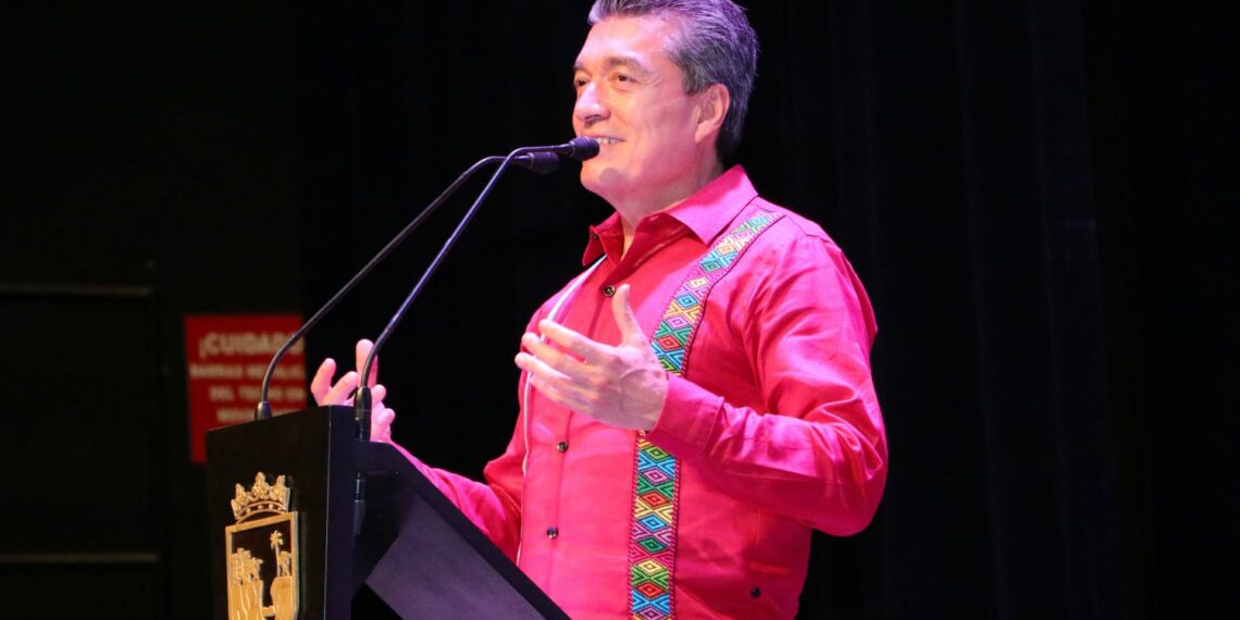 Participa Rutilio Escandón en la clausura de los Foros Juveniles Transformando Realidades