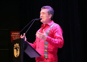 Participa Rutilio Escandón en la clausura de los Foros Juveniles Transformando Realidades