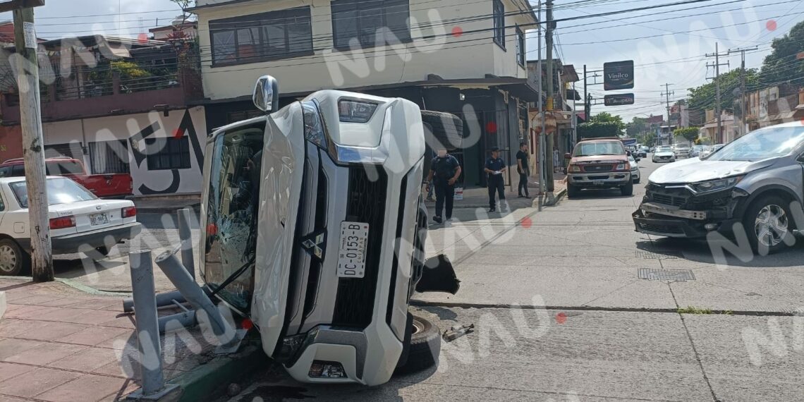 Más de 200 mil pesos deja daños de un choque