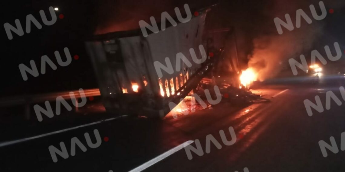 Se incendia caja de tráiler