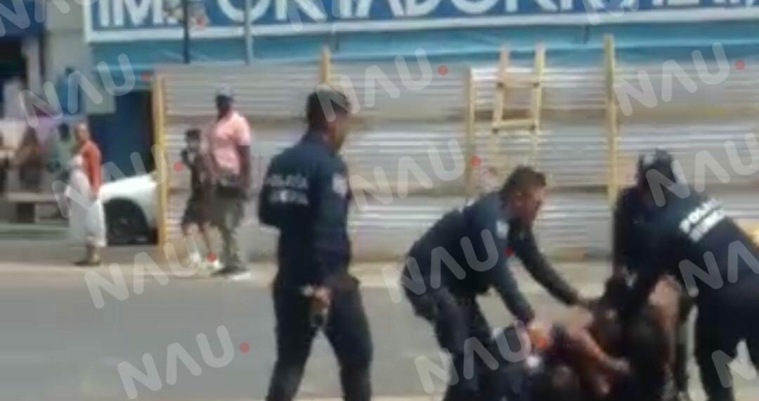 Siete policías someten a un migrante en Tapachula “Vídeo”