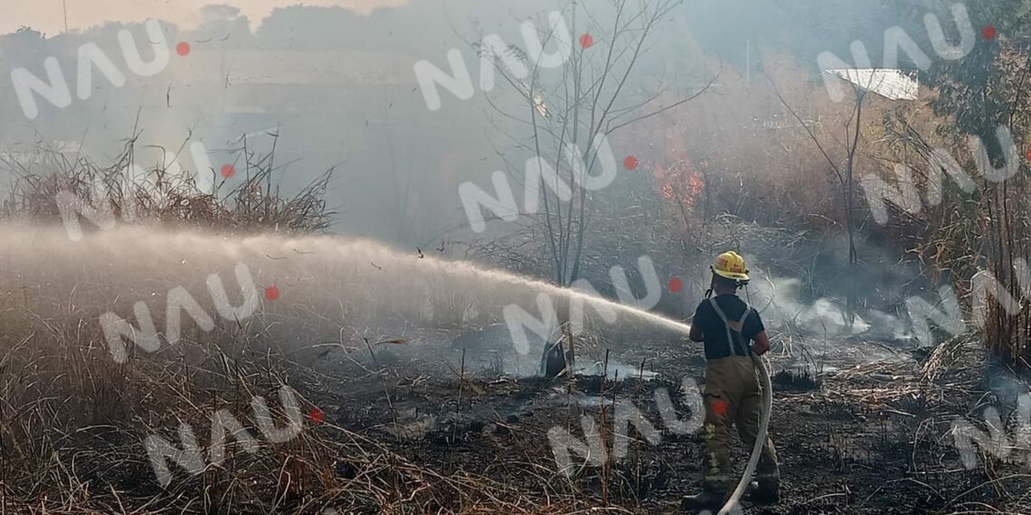 Incendian pastizales en el río Coatán