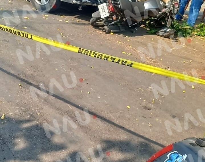 Dos lesionados en choque de motocicleta y colectivo de la ruta Xochimilco – Centro