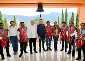 Desde Zinacantán, Rutilio Escandón y Adán Augusto López inician entrega de Fertilizantes para el Bienestar