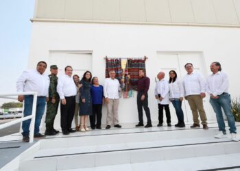 Adán Augusto López y Rutilio Escandón inauguran Centro de Almacenamiento y Distribución de Medicamentos