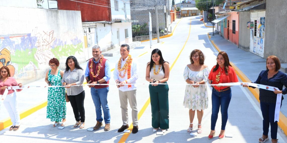 Beneficia Rutilio Escandón con obra vial y acciones de seguridad a habitantes de la colonia Potinaspak