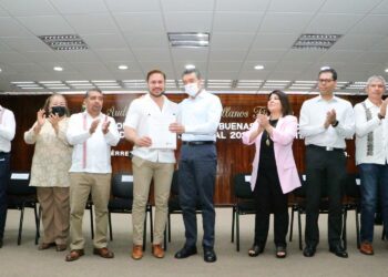 Entrega Rutilio Escandón reconocimientos a las buenas prácticas municipales