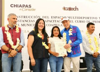 En Coapilla, Rutilio Escandón inaugura construcción de espacio multideportivo