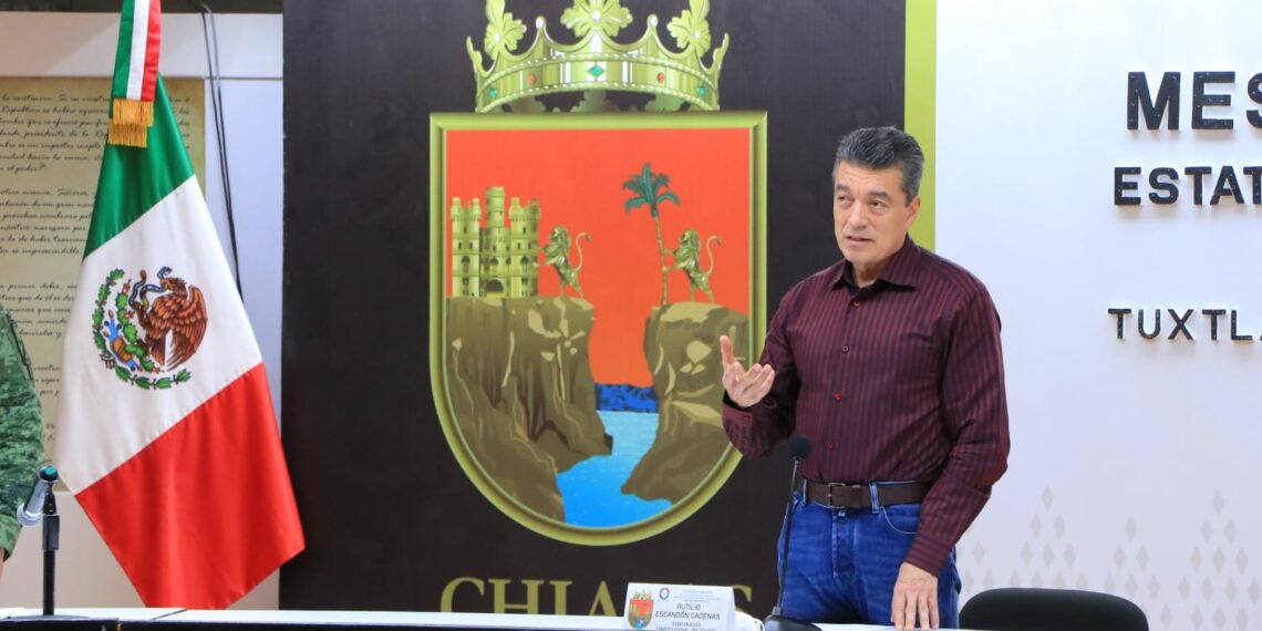 Todas las autoridades trabajan para combatir el incendio en el Cerro Mactumactzá: Rutilio Escandón