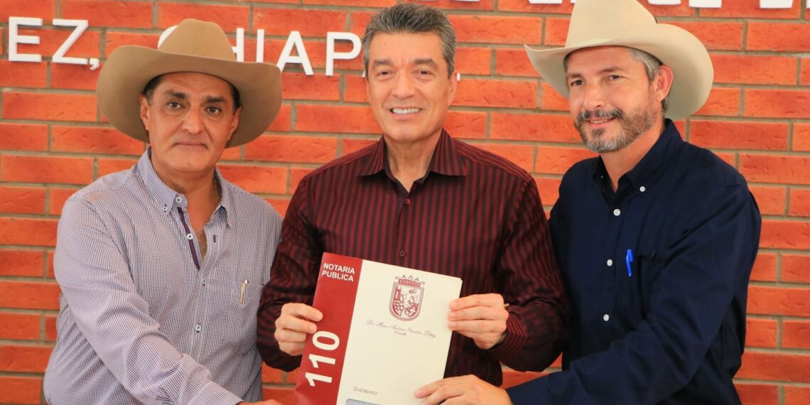 Encabeza Rutilio Escandón Toma de protesta del Consejo Directivo de la Unión Ganadera de Chiapas