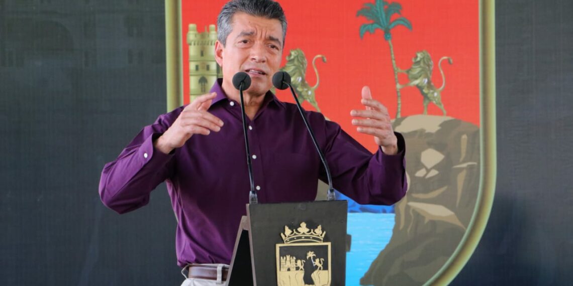 Junto a AMLO estamos sacando adelante la educación de Chiapas: Rutilio Escandón