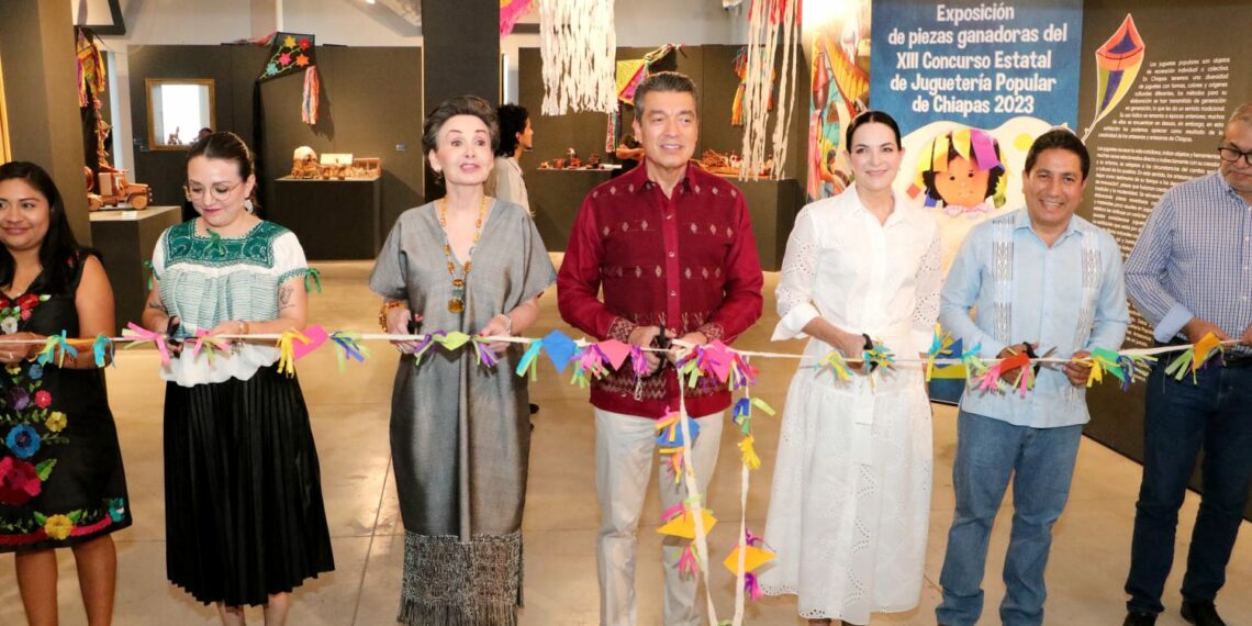 Premia Rutilio Escandón a ganadores del Concurso Estatal de Juguetería Popular de Chiapas 2023