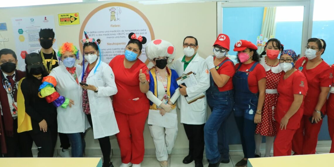 Rutilio Escandón celebra Día de la Niña y el Niño con pacientes del Hospital de Especialidades Pediátricas