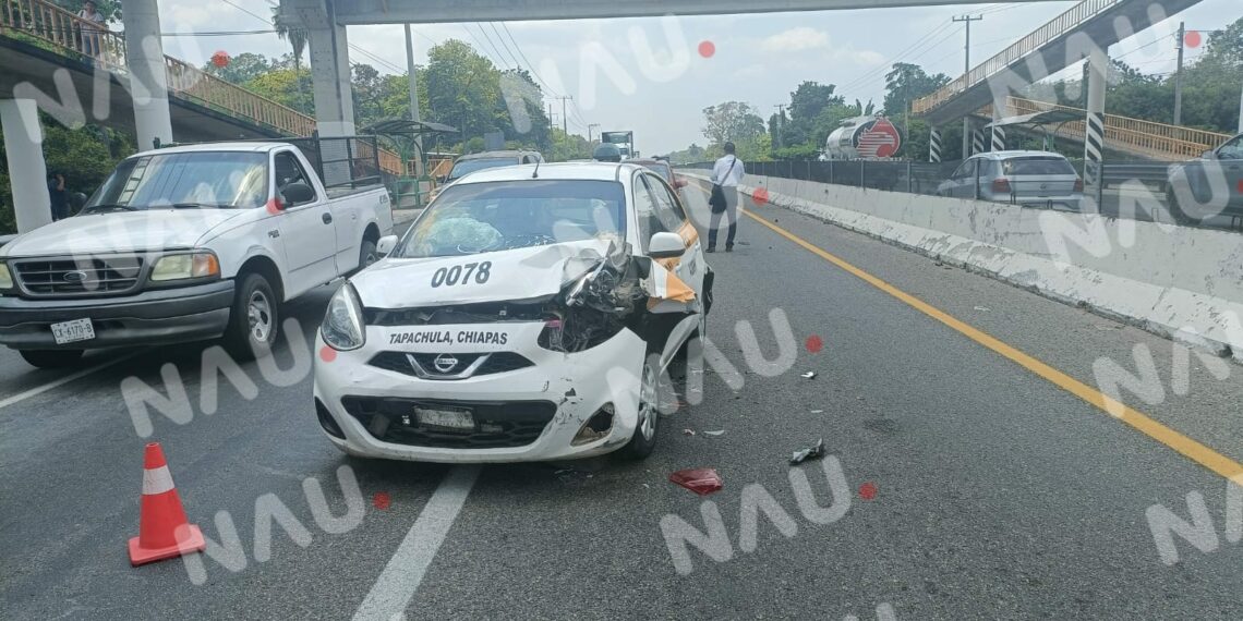 Tres lesionados deja accidente en Tuxtla Chico