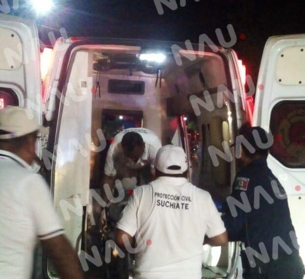 Tres lesionados dejan el choque de dos motocicletas