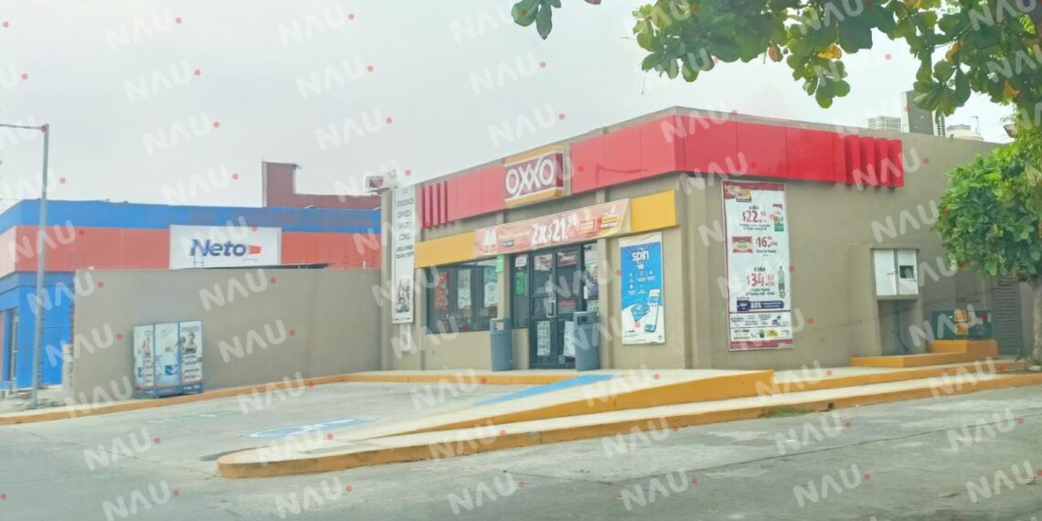 Asaltan dos tiendas Oxxo de buenos aires y del parque bicentenario