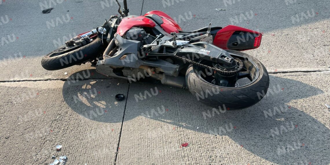 Solo daños en choque de camioneta y Motocicleta