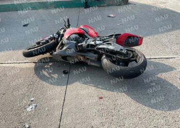 Solo daños en choque de camioneta y Motocicleta