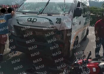 Un motociclista lesionado en Tuxtla Chico al chocar contra una combi de pasaje