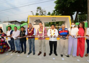 Rutilio Escandón inaugura Parque Infantil en Villa Comaltitlán