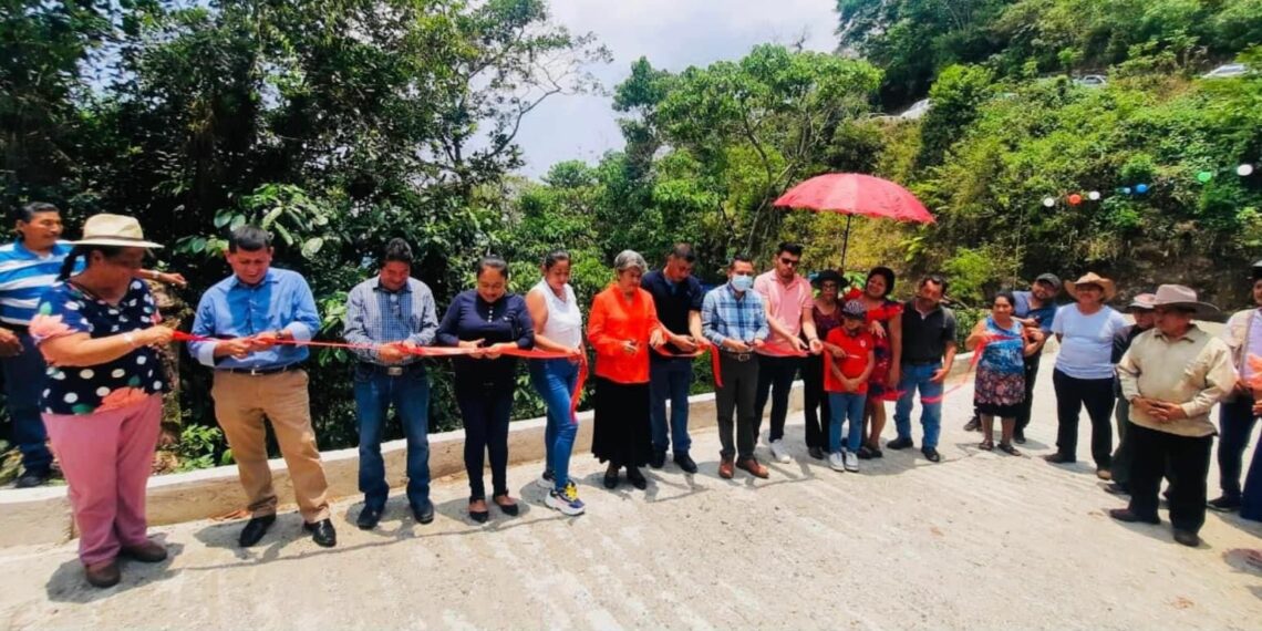 Celebrando Inauguración de #MuroDeContención en camino al mango del Ejido Unión Juárez y Paso del Norte