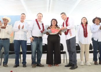 Rutilio Escandón inicia entrega de paquetes de semillas certificadas de maíz a 15 mil productores de Villaflores