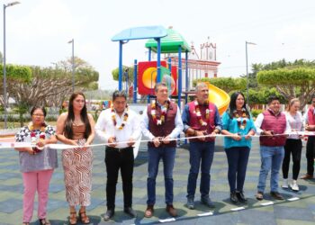 En Tzimol, Rutilio Escandón inaugura el Parque Central y anuncia la próxima construcción del mercado