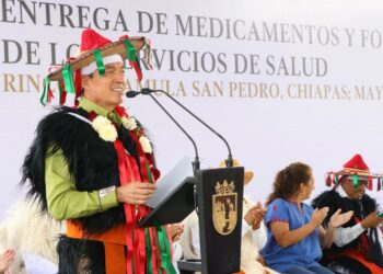 Rutilio Escandón entrega medicamentos, insumos y ambulancia a Casa de Salud de Rincón Chamula San Pedro