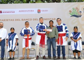 Rutilio Escandón encabeza entrega de tarjetas del Programa Producción para el Bienestar en San Juan Cancuc