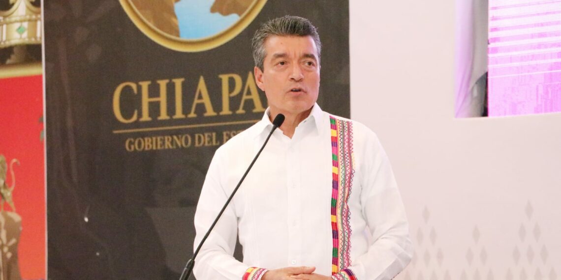 Pide Rutilio Escandón a servidores públicos redoblar el paso para atender necesidades del pueblo