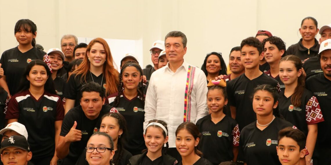 Encabeza Rutilio Escandón abanderamiento de Delegación Chiapas para los Juegos Nacionales Conade 2023