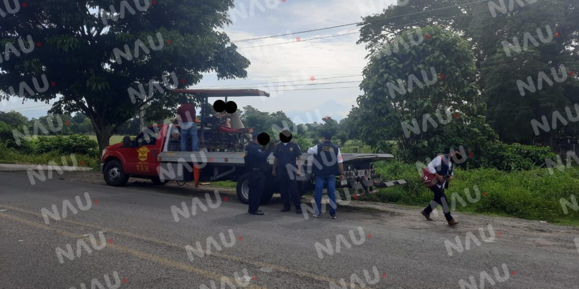 SMyT y Tránsito del Estado asegura moto taxi pirata en Mazatán