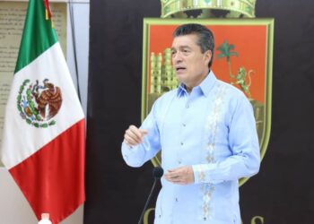 Uso de aeronaves oficiales, fundamental para combatir incendios forestales: Rutilio Escandón