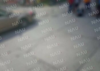 Dos lesionados al chocar una motocicleta y un vehículo en Mapastepec.