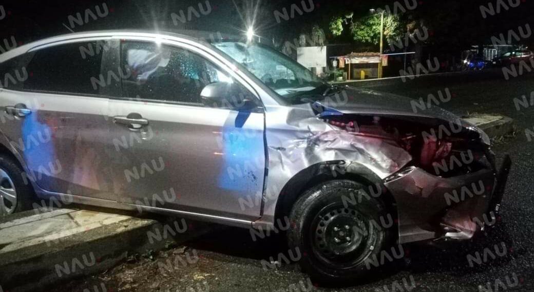 Dos enfermeras lesionadas deja choque de dos vehículos