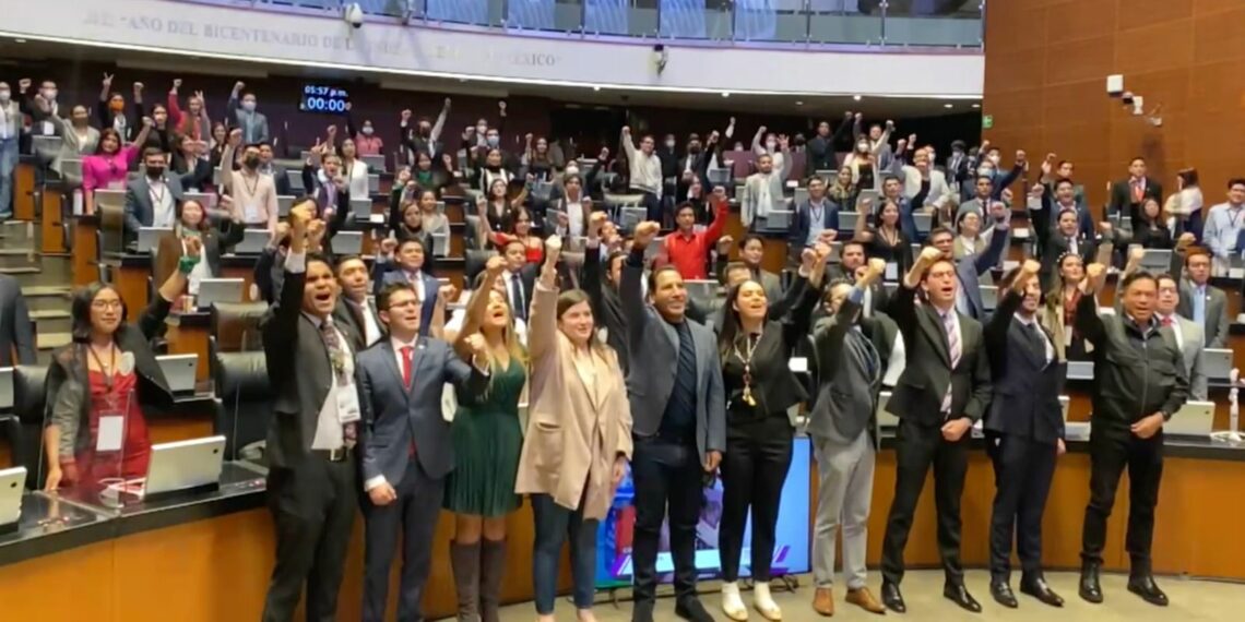 Anuncia Eduardo Ramírez Parlamento Juvenil “Chiapas al Senado”