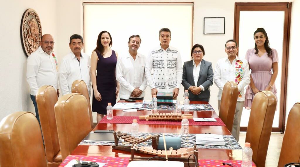 Se reúne Rutilio Escandón con el director general de Carreteras de la SICT, Salvador Fernández